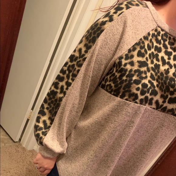 Long sleeve with cheetah print - Picture 1 of 2